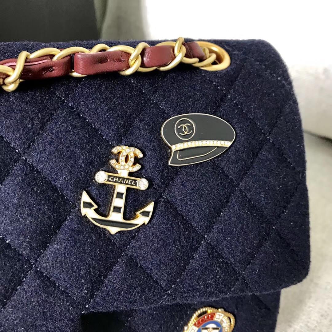 香奈兒 Classic Flap Bag口蓋包 海軍藍羊毛 小羊皮 吊飾與金色金屬