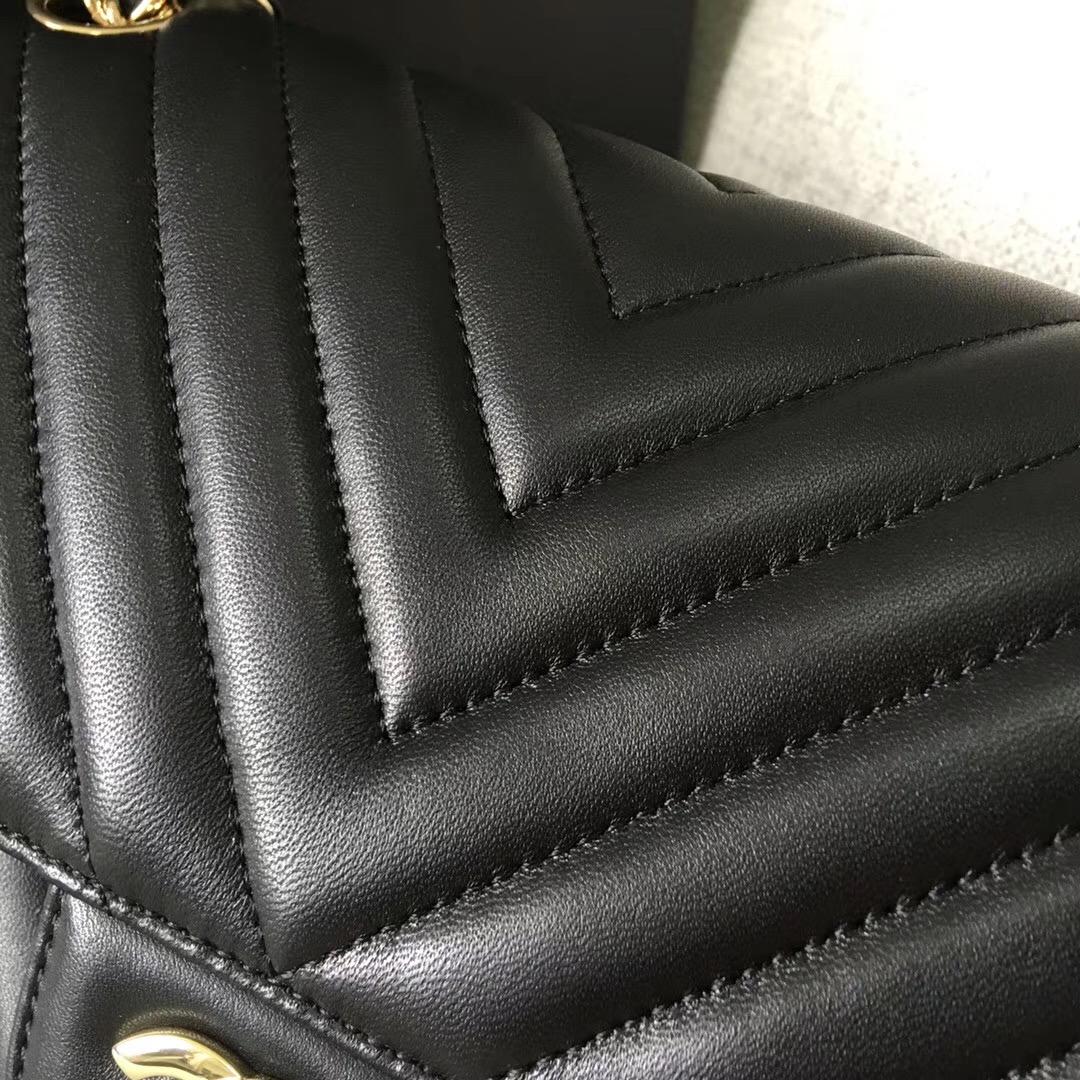 小香經典口蓋包Classic Flap Bag 原廠羊皮黑色 V形縫線 金色金屬鏈條