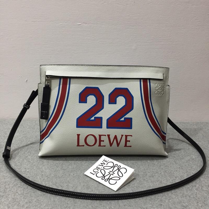 Loewe T Pouch Loewe 22 Bag Soft White/Red