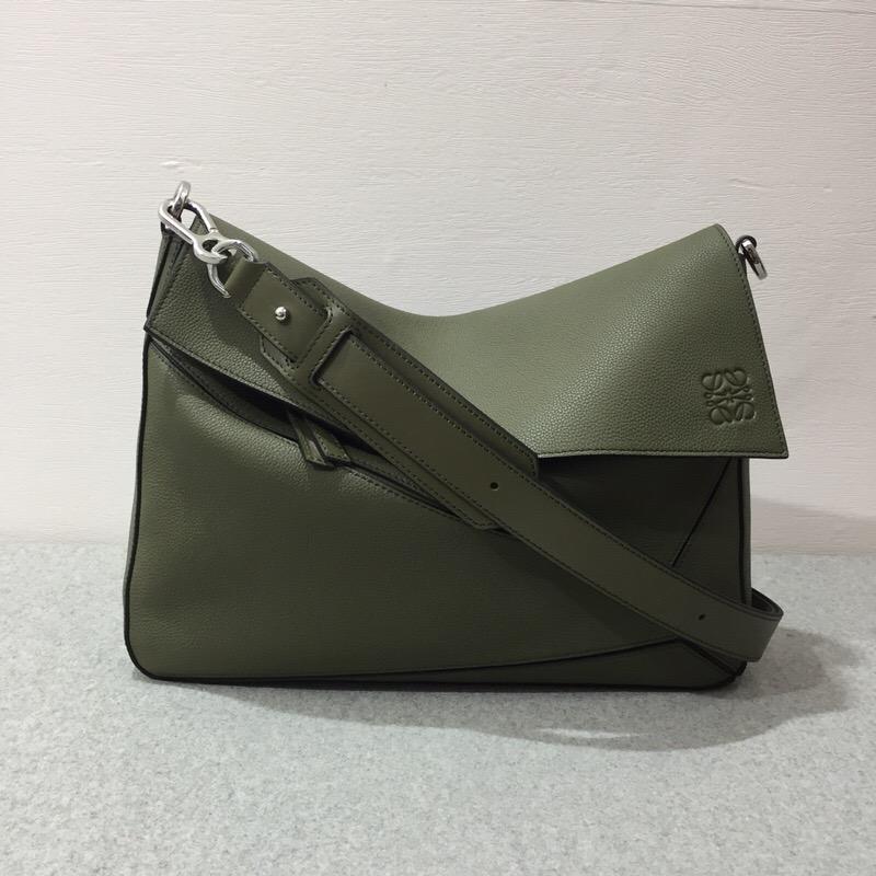 Loewe Puzzle Messenger Bag Khaki Green 粒面小牛皮郵差包