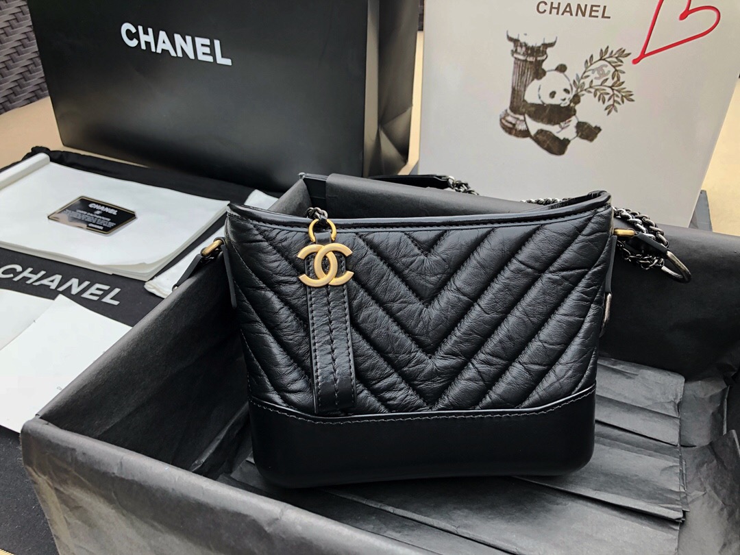 香奈兒Chanel 小號 GABRIELLE流浪包 復古小牛皮、銀色與金色金屬