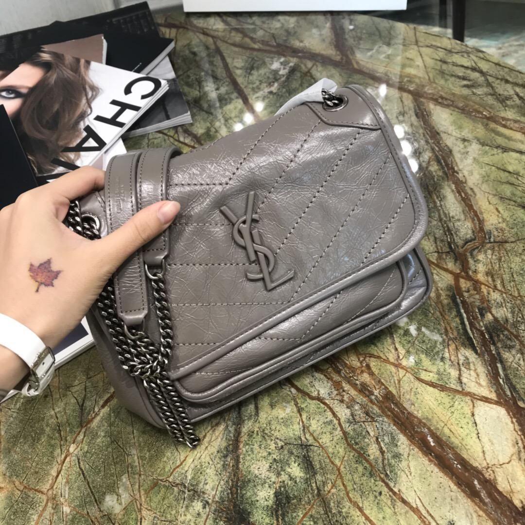 聖羅蘭官網 YSL Baby Niki 灰色褶皺絎縫真皮鏈條包