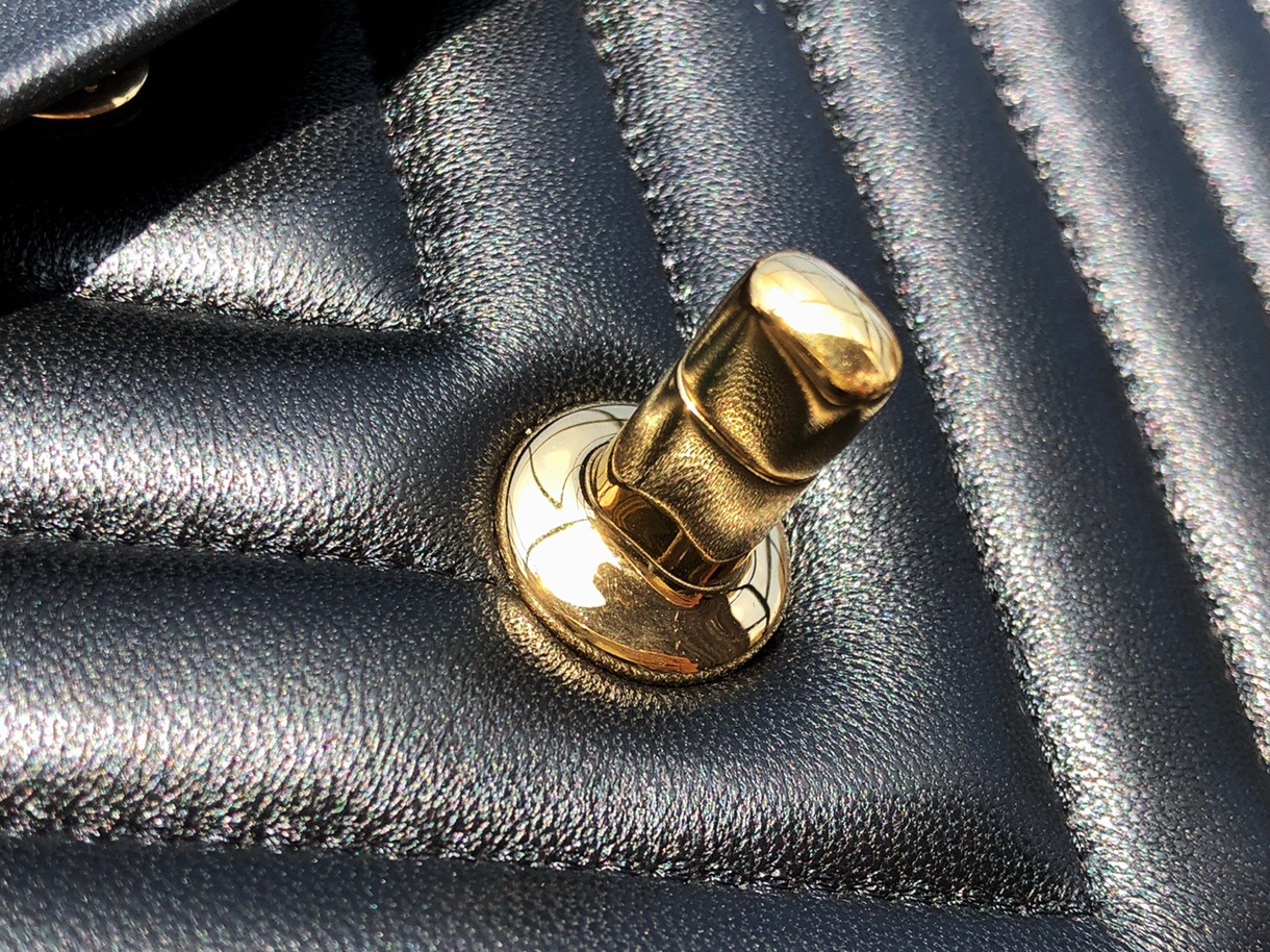 香奈兒 Classic Flap Bag 黑色小羊皮 菱格鏈條口蓋包 V型車縫線 金色金屬