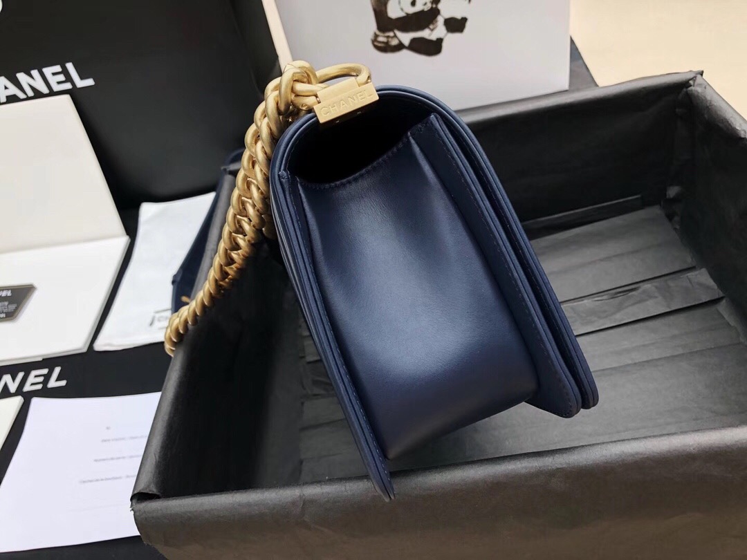 小香深藍色 GR小牛皮 Le boy bag 口蓋包V型車縫線 沙金金屬