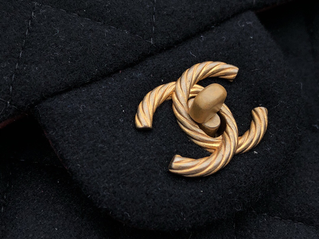香奈兒 Classic Flap Bag 口蓋包 黑色羊毛 小羊皮、海軍徽章系列
