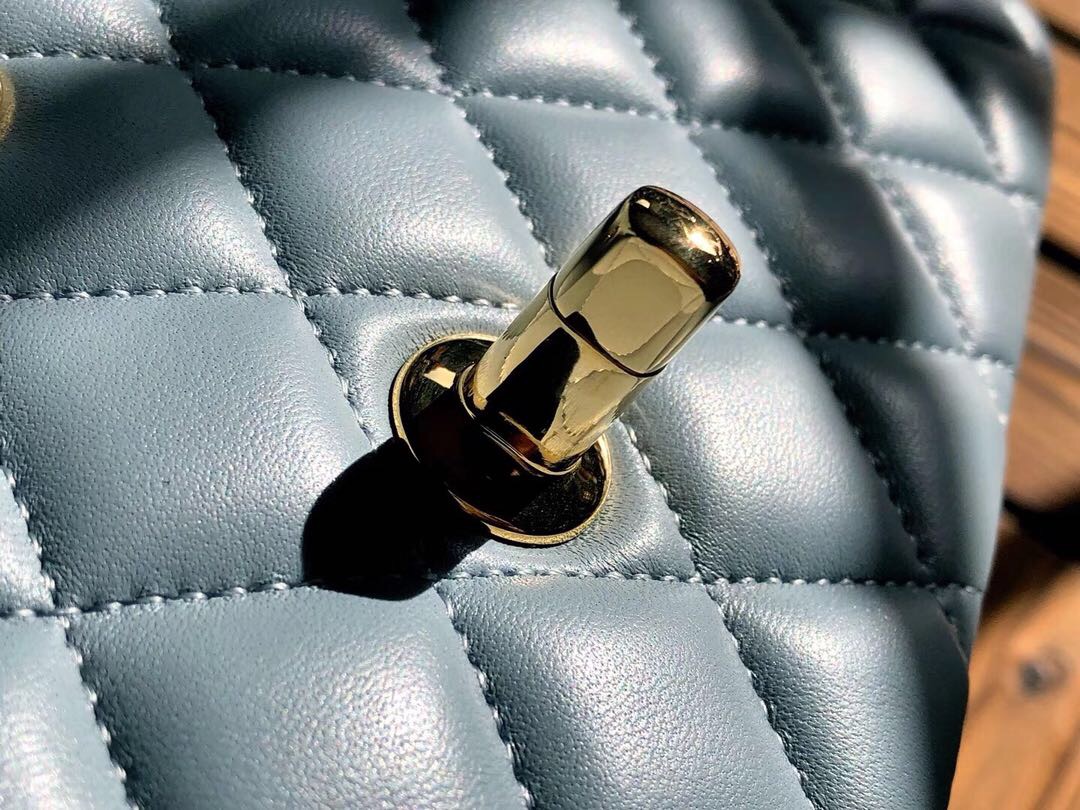 小香Classic Flap Bag 冰川蓝色 小羊皮菱格鏈條經典口蓋包 金色金屬