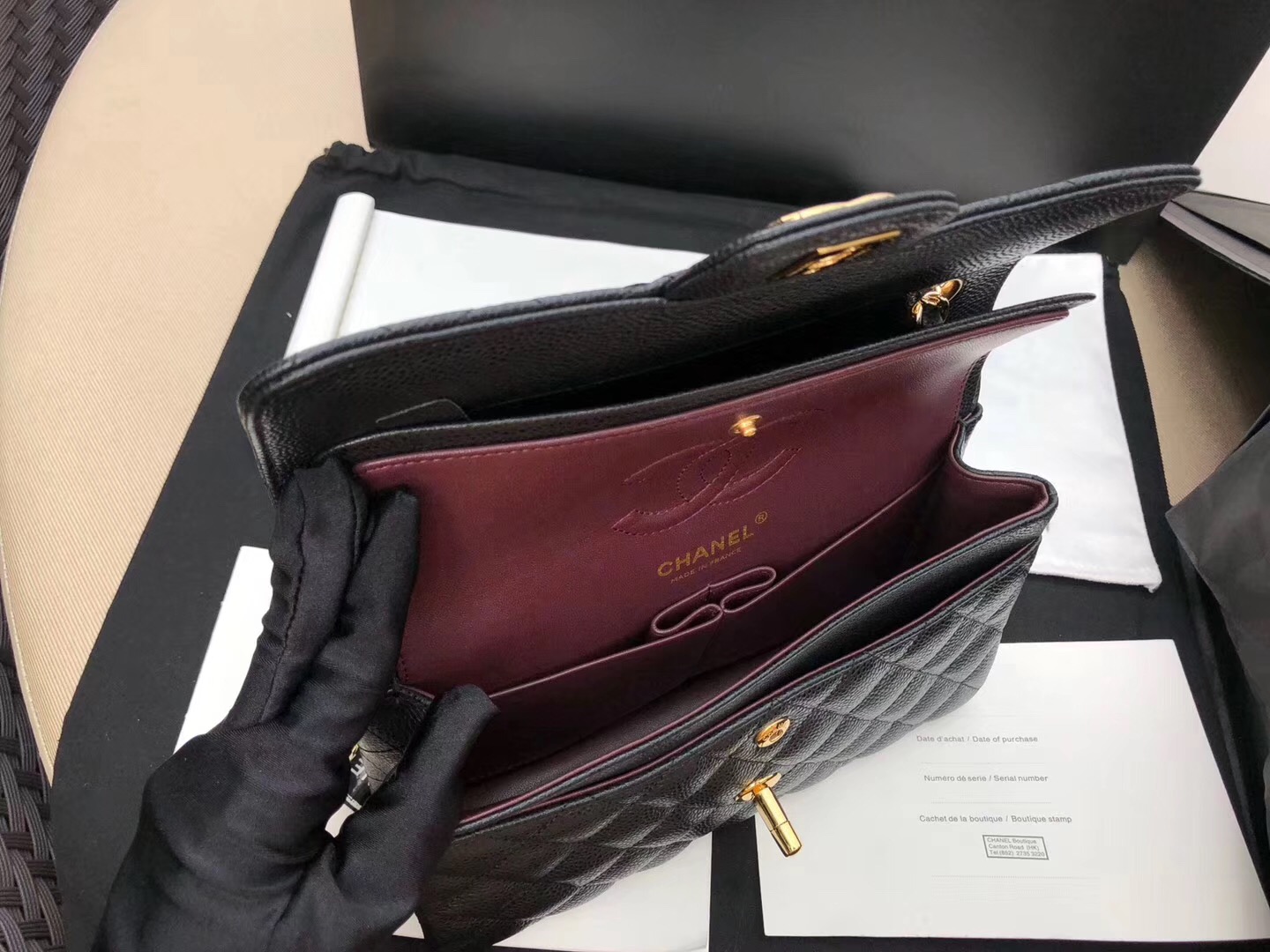 小香Classic Flap Bag 23cm 小號經典口蓋包 顆粒壓花小牛皮與金色金屬