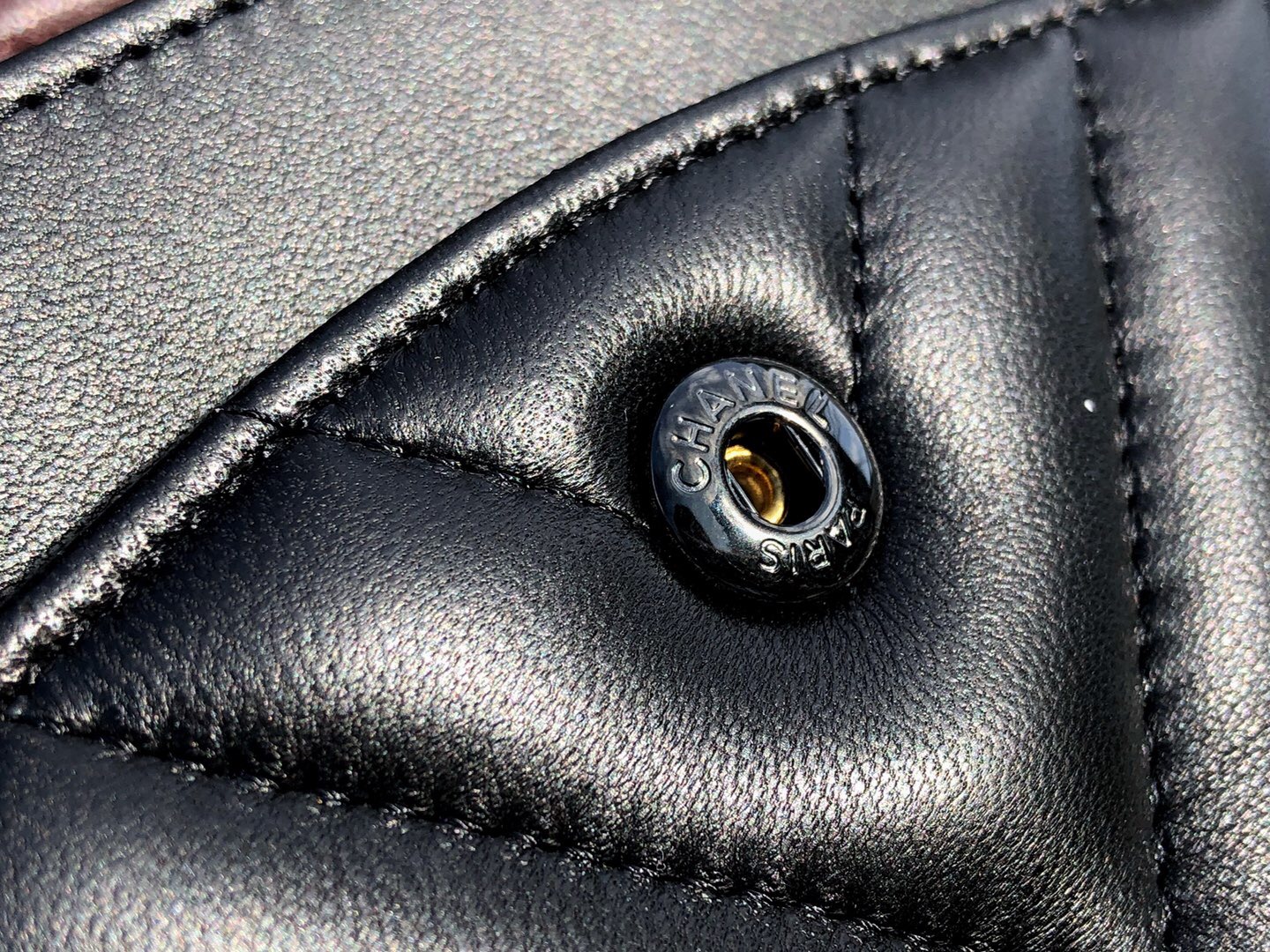 香奈兒Classic Flap Bag 黑色小羊皮菱格鏈條口蓋包 V型縫線 黑色金屬