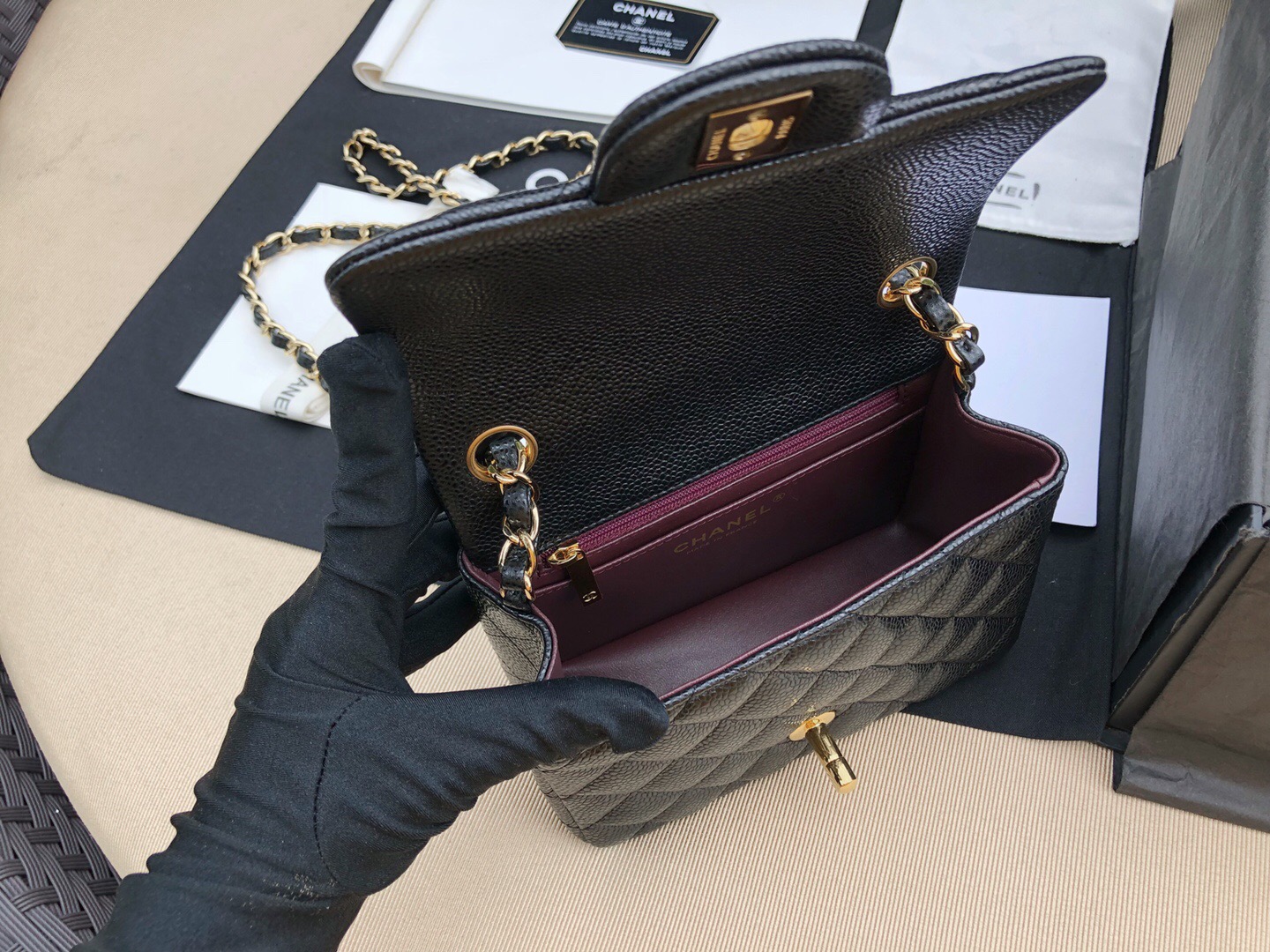 小香 Small Classic Flap Bag 迷妳口蓋包 黑色顆粒小牛皮與金色金屬