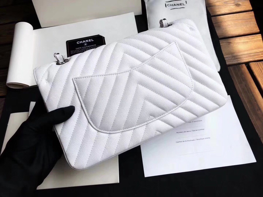 小香Classic Flap Bag 小號純白色 小牛皮菱格鏈條經典口蓋包 V型車縫線