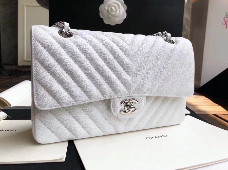 小香Classic Flap Bag 小號純白色 小牛皮菱格鏈條經典口蓋包 V型車縫線