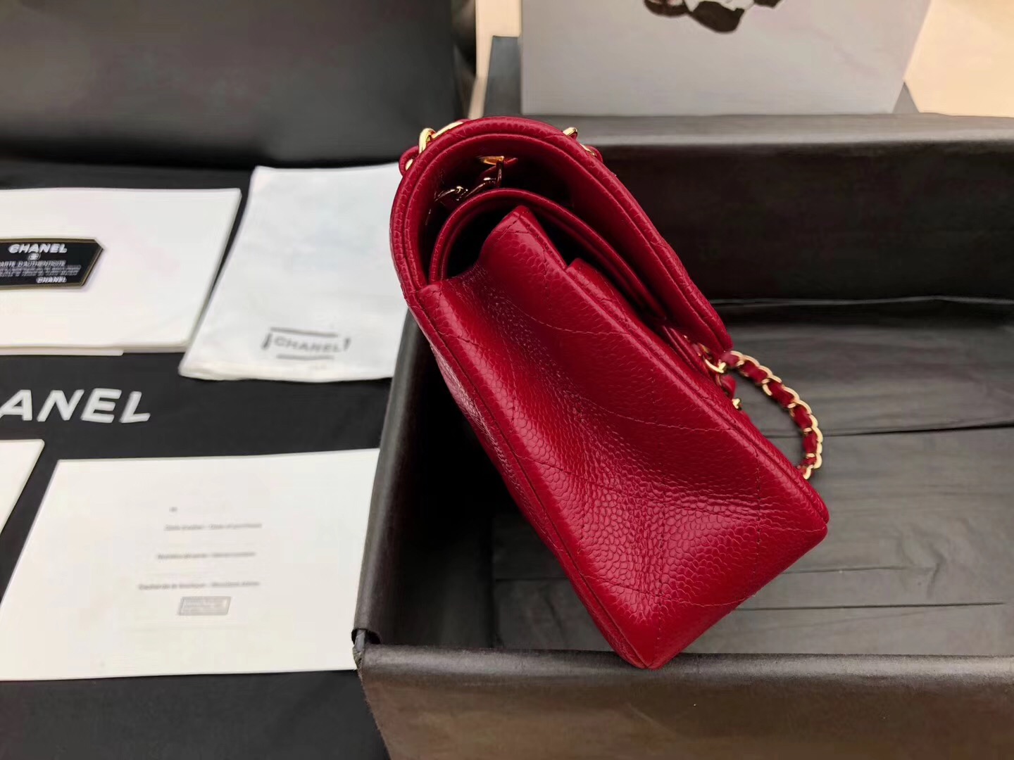 Chanel Classic Flap Bag 小號經典口蓋包 红色顆粒壓花小牛皮與金色金屬