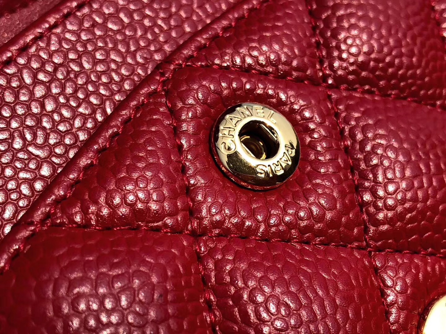 Chanel Classic Flap Bag 小號經典口蓋包 红色顆粒壓花小牛皮與金色金屬