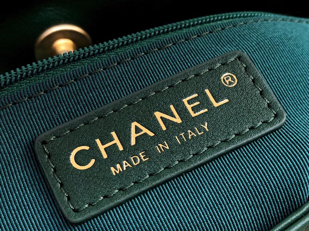 香奈兒Chanel 嬉皮包 绿色小牛皮、羅緞與金色金屬