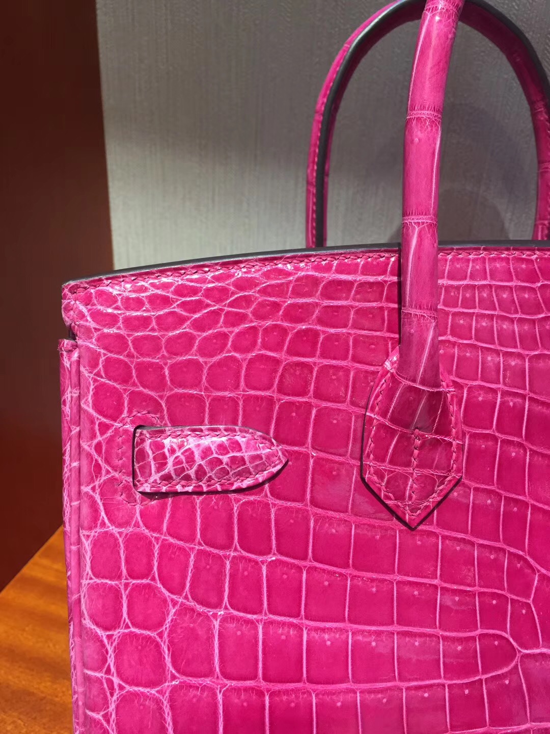 香港海港城專賣店 愛馬仕鉑金包 Hermes Birkin 25 Bag亮面兩點鱷魚皮 5J桃粉色