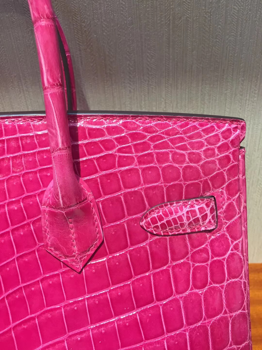 香港海港城專賣店 愛馬仕鉑金包 Hermes Birkin 25 Bag亮面兩點鱷魚皮 5J桃粉色