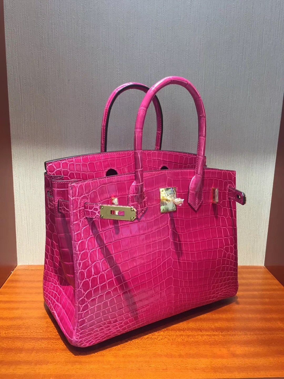 香港海港城專賣店 愛馬仕鉑金包 Hermes Birkin 25 Bag亮面兩點鱷魚皮 5J桃粉色