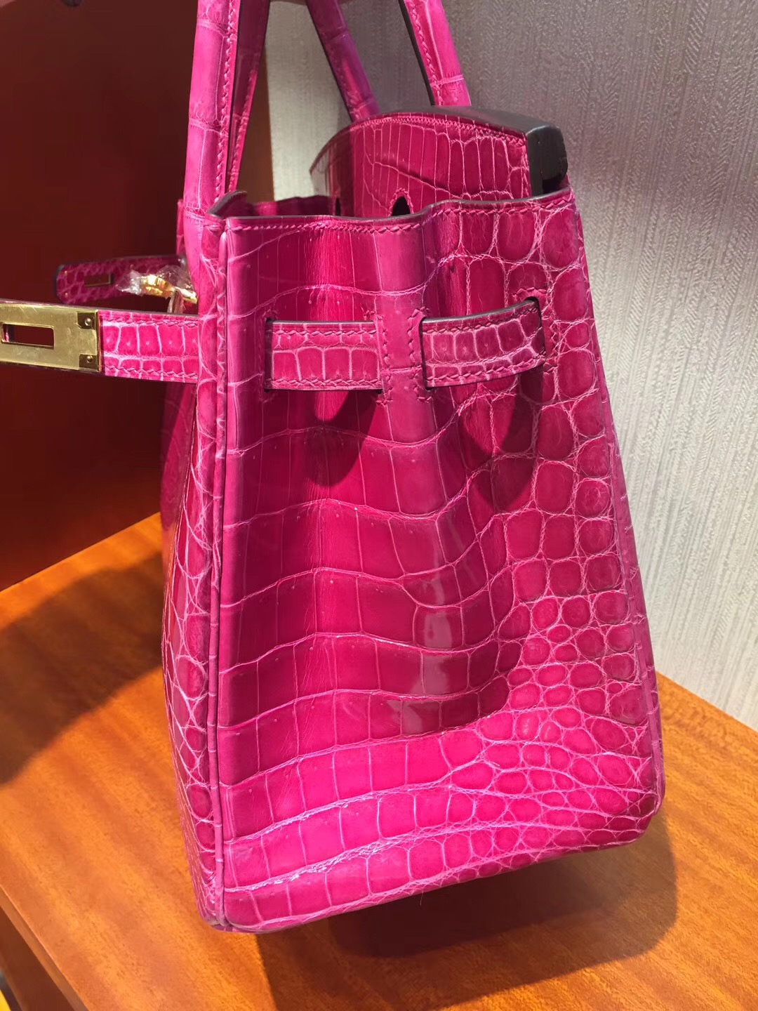 香港海港城專賣店 愛馬仕鉑金包 Hermes Birkin 25 Bag亮面兩點鱷魚皮 5J桃粉色