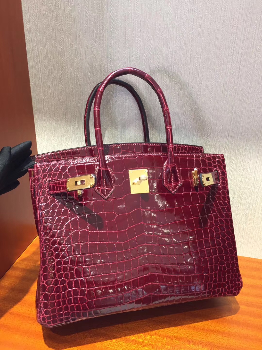 香港太古廣場專賣店 Hermes Birkin 25亮面兩點鱷魚皮 F5勃根第酒紅