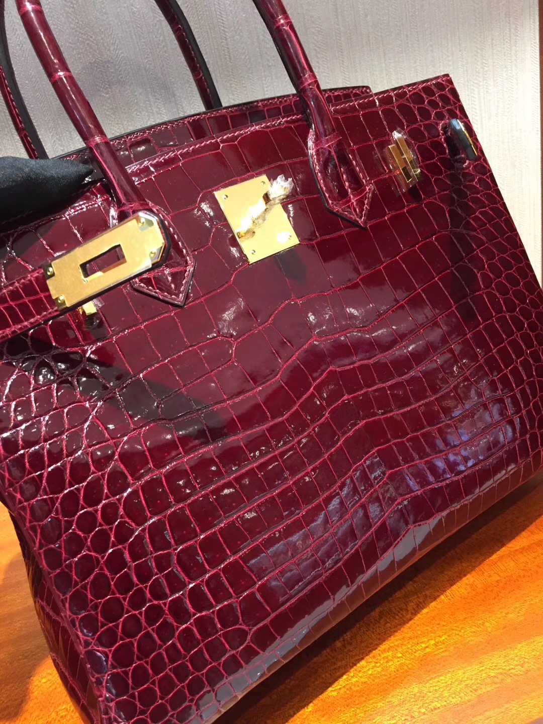 香港太古廣場專賣店 Hermes Birkin 25亮面兩點鱷魚皮 F5勃根第酒紅