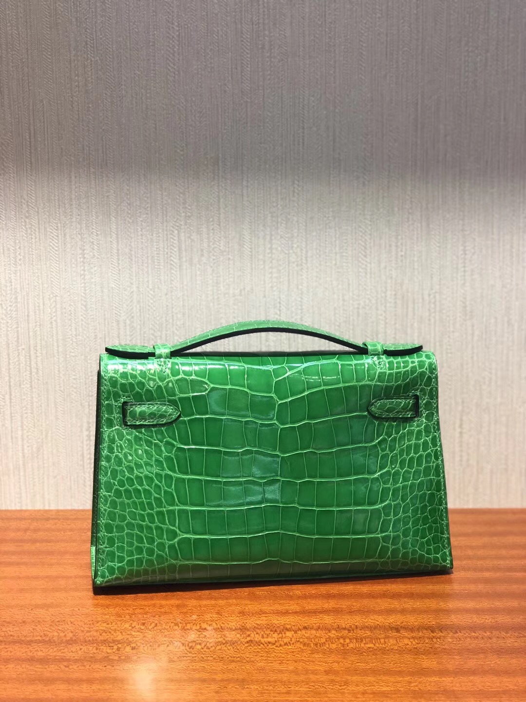 Hermes Mini Kelly 22cm pochette 1L仙人掌綠 亮面方塊鱷魚皮革 銀扣金屬