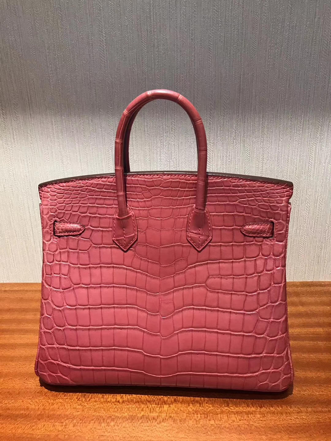 Avenue阿聯酋阿布紮比專賣店Hermes Birkin 25霧面兩點鱷魚皮 A5杜鵑紅