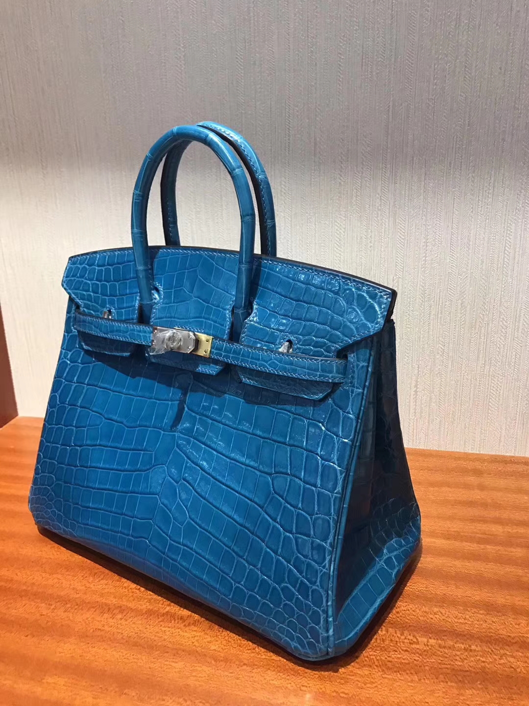 澳大利亞黃金海岸專賣店Hermes Birkin 25 Bag亮面兩點鱷魚皮 7W伊茲密爾藍