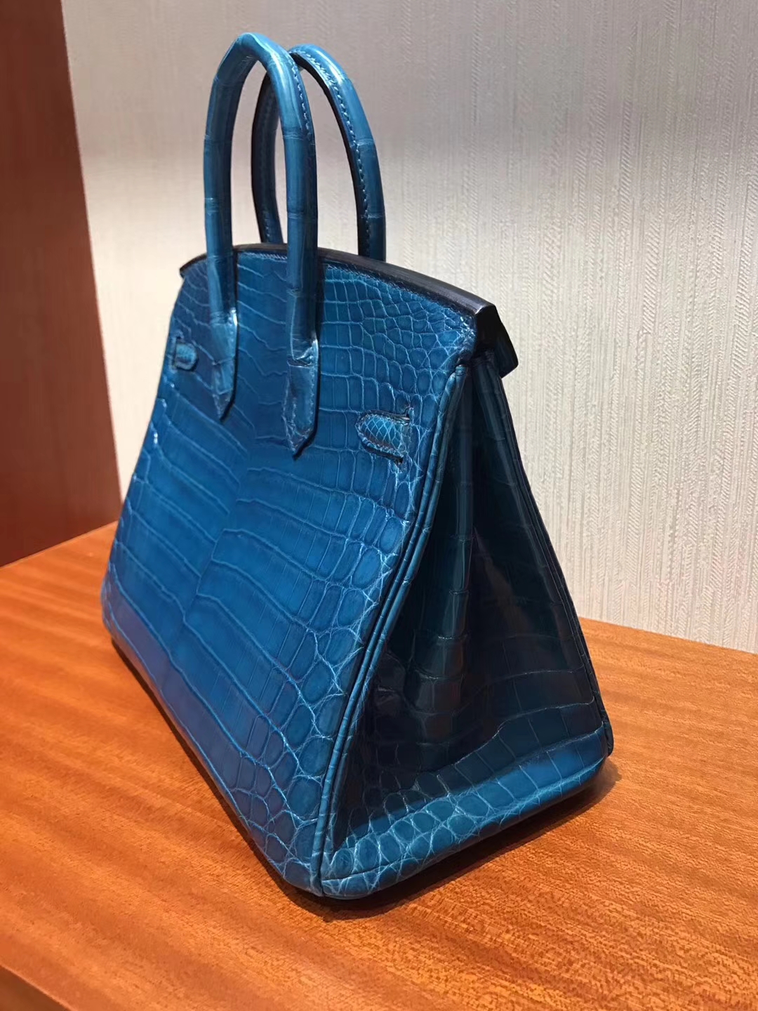 澳大利亞黃金海岸專賣店Hermes Birkin 25 Bag亮面兩點鱷魚皮 7W伊茲密爾藍