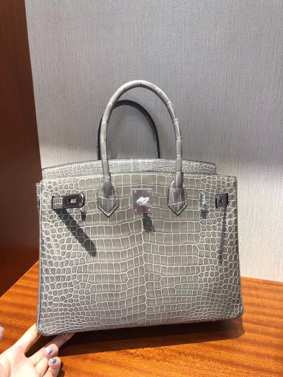 臺南新天地新光三越專賣店Hermes Birkin Bag 30亮面倒V澳洲灣鱷CK81斑鳩灰