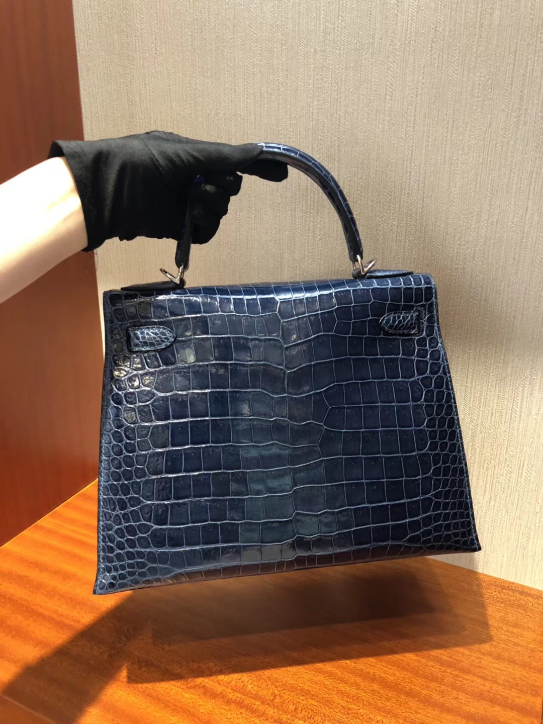 愛馬仕凱莉包價格Hermes Kelly Bag 28亮面倒V澳洲灣鱷CK73寶石藍銀扣