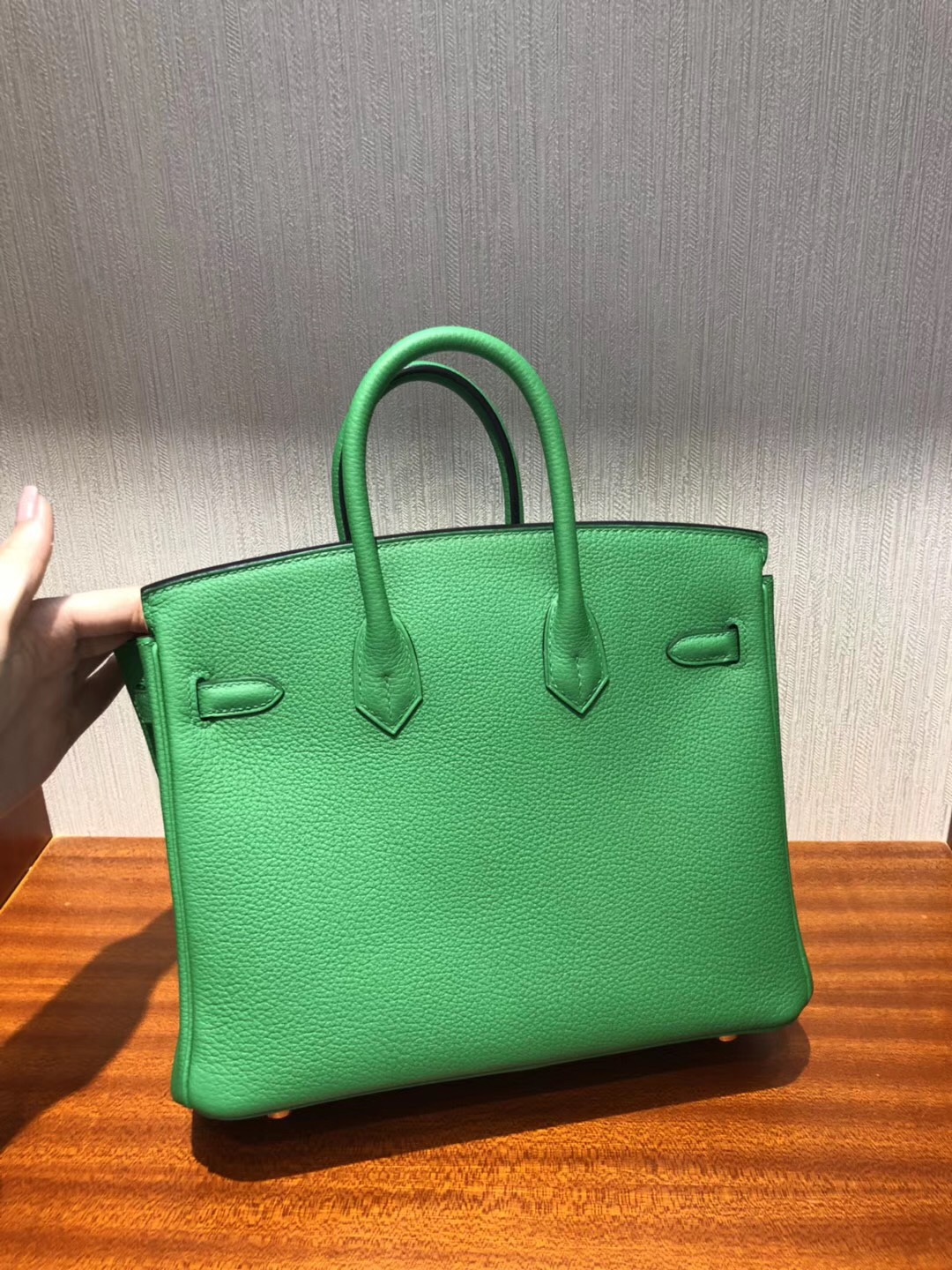 愛馬仕臺北寶麗廣場專賣店 Hermes 1K竹子绿 铂金包Birkin 25Togo皮 金扣