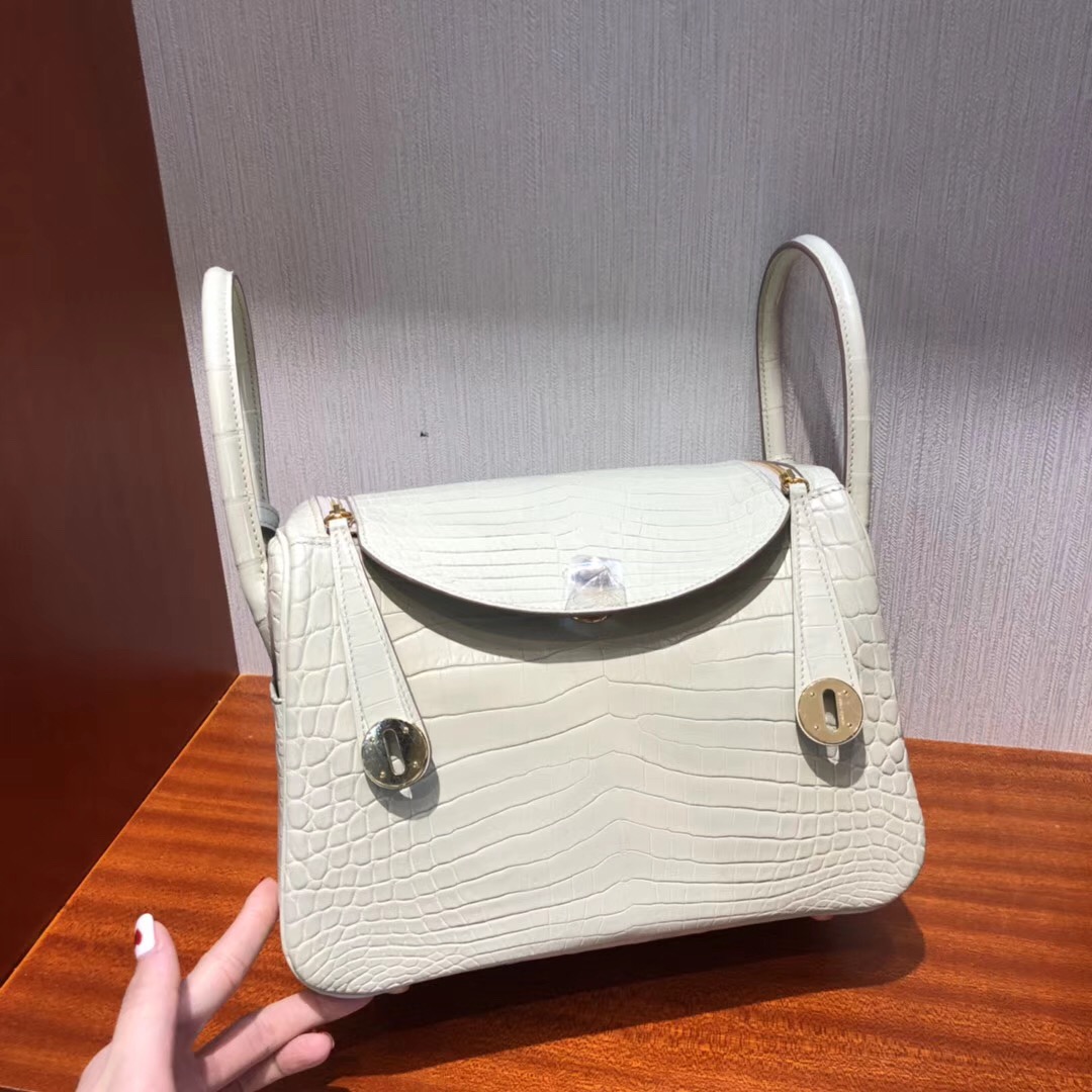 Hermes lindy 26cm 8L beton 奶油白 冰川白 霧面兩點尼羅鱷 金扣