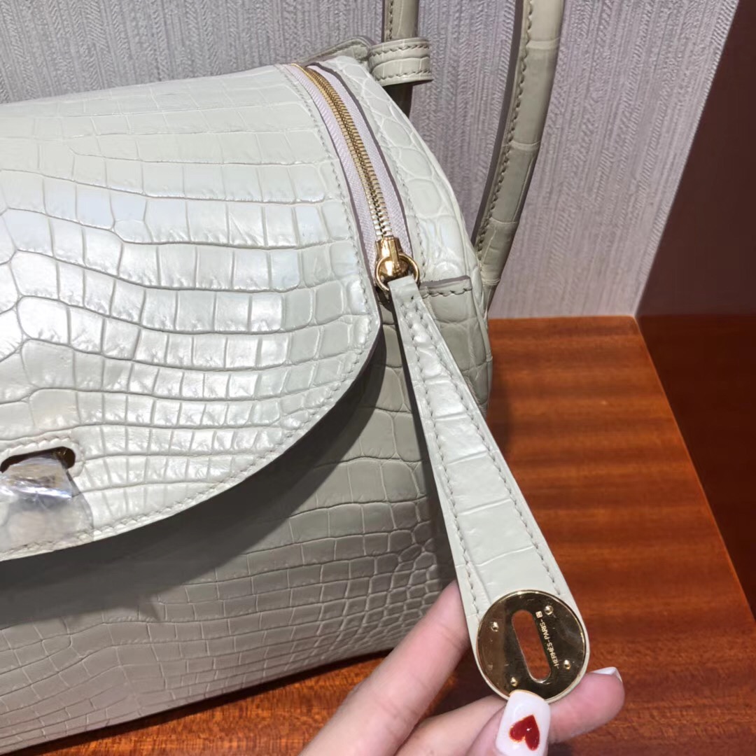 Hermes lindy 26cm 8L beton 奶油白 冰川白 霧面兩點尼羅鱷 金扣