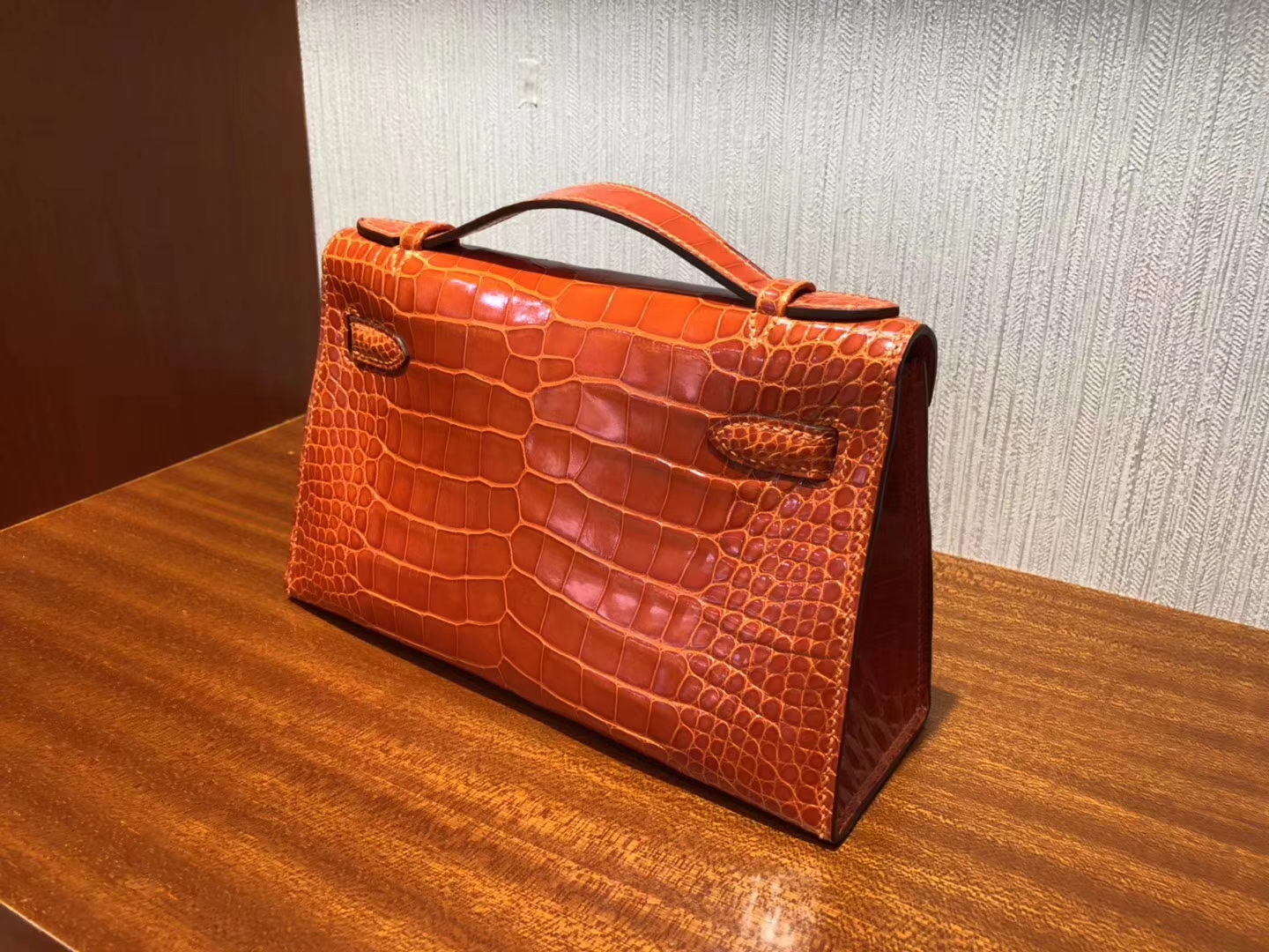 開箱愛馬仕迷你凱莉包 Hermes Minikelly Pochette 22 9J火焰橙 方塊美洲鱷魚金扣