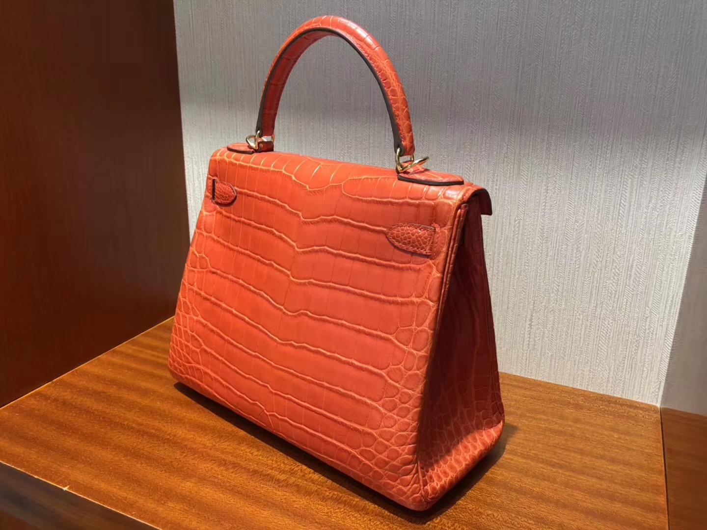 開箱2018年C刻印 愛馬仕內縫凱莉包 Hermes 9J火焰橙 Kelly 25 霧面鱷魚皮 金扣