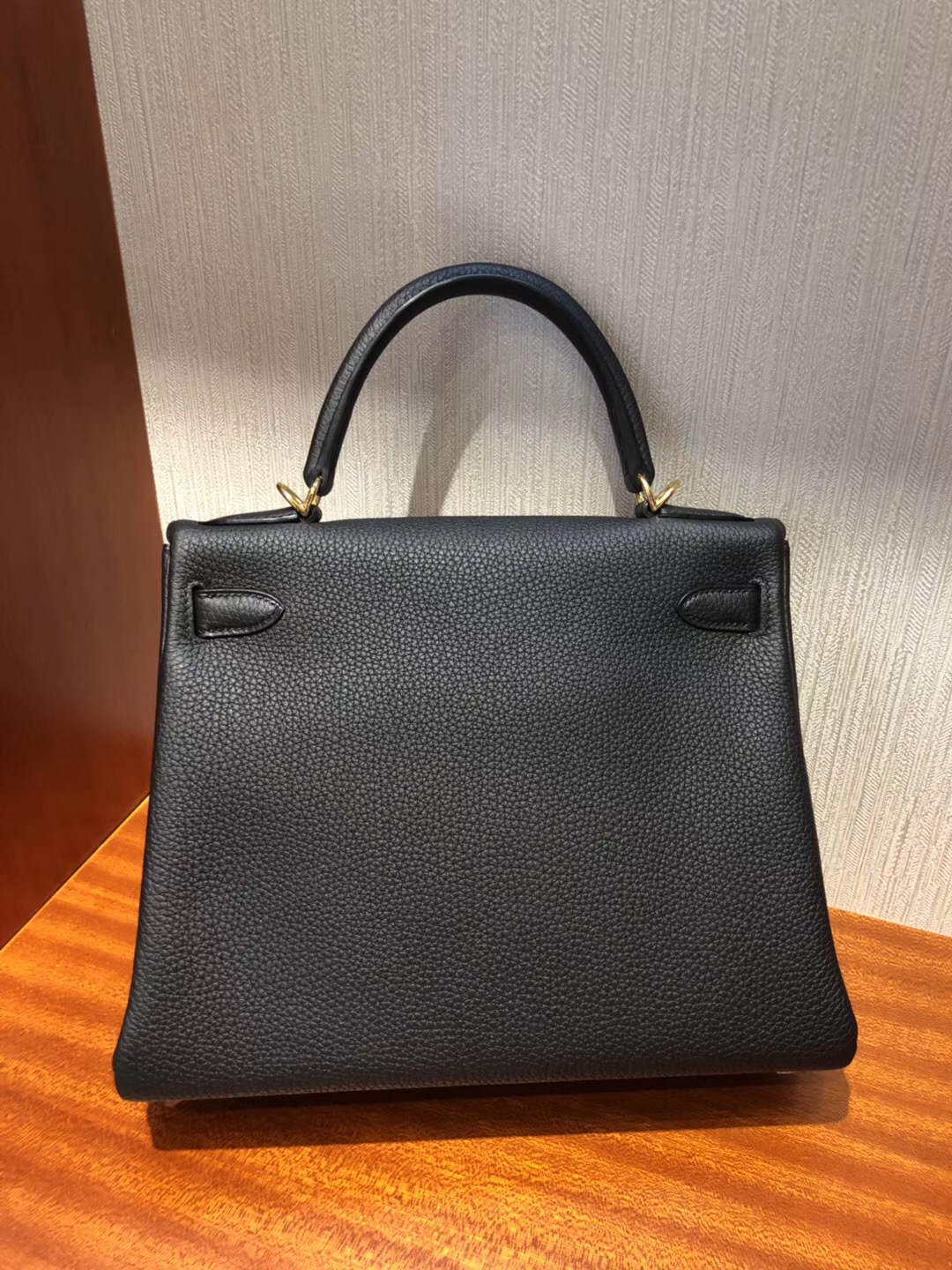 愛馬仕凱莉包細節圖Hermes Kelly 28cm CK89黑色Togo小牛皮 金扣