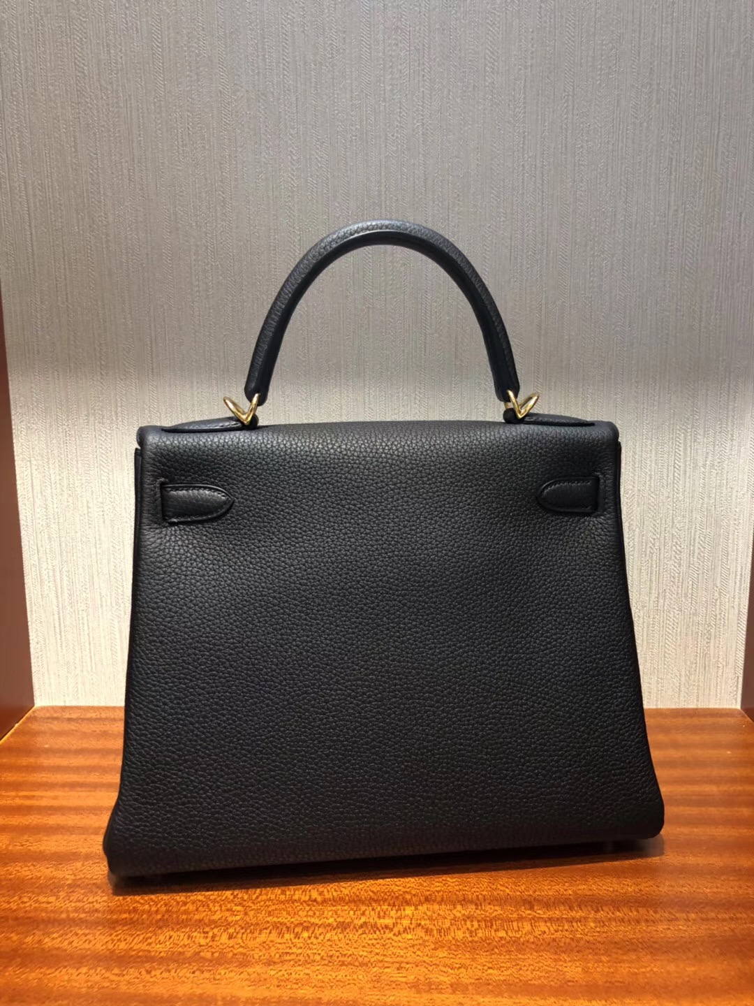 愛馬仕凱莉包細節圖Hermes Kelly 28cm CK89黑色Togo小牛皮 金扣