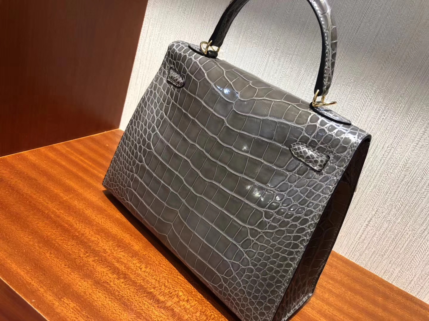 爱马仕外縫凯莉包 Hermes Kelly 25cm CK81斑鳩灰 亮面方塊 美洲鱷魚