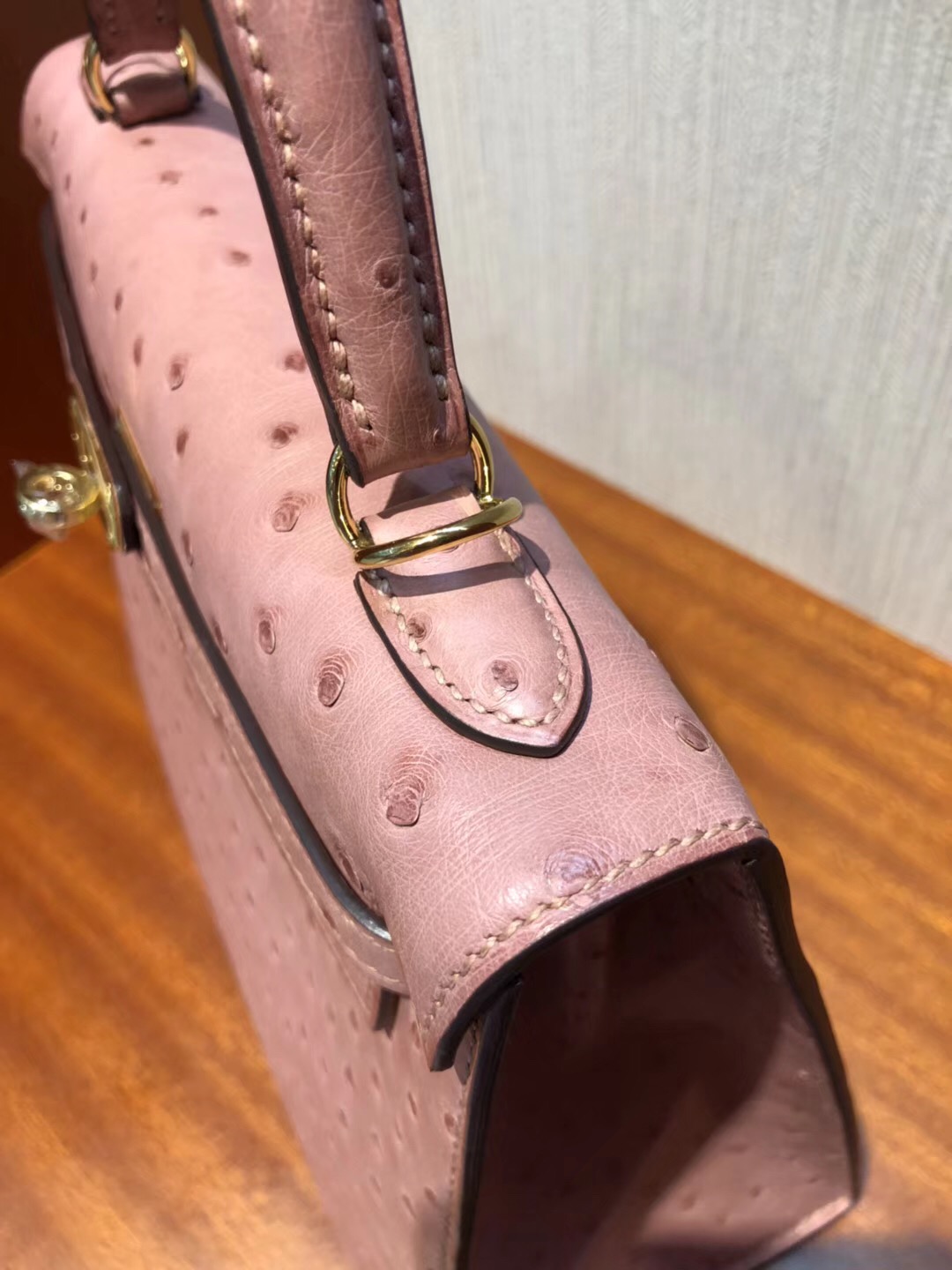 愛馬仕吉隆坡機場專賣店Hermes Kelly 25cm 南非鴕鳥皮 cc94陶瓷粉 金扣