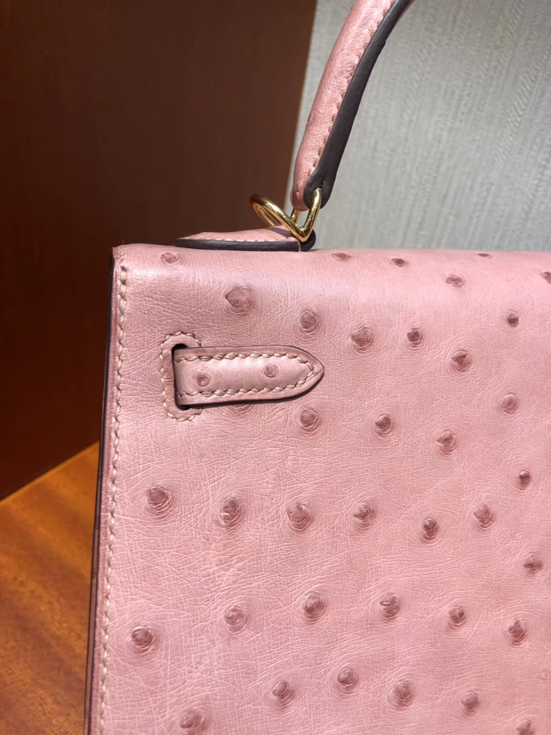 愛馬仕吉隆坡機場專賣店Hermes Kelly 25cm 南非鴕鳥皮 cc94陶瓷粉 金扣