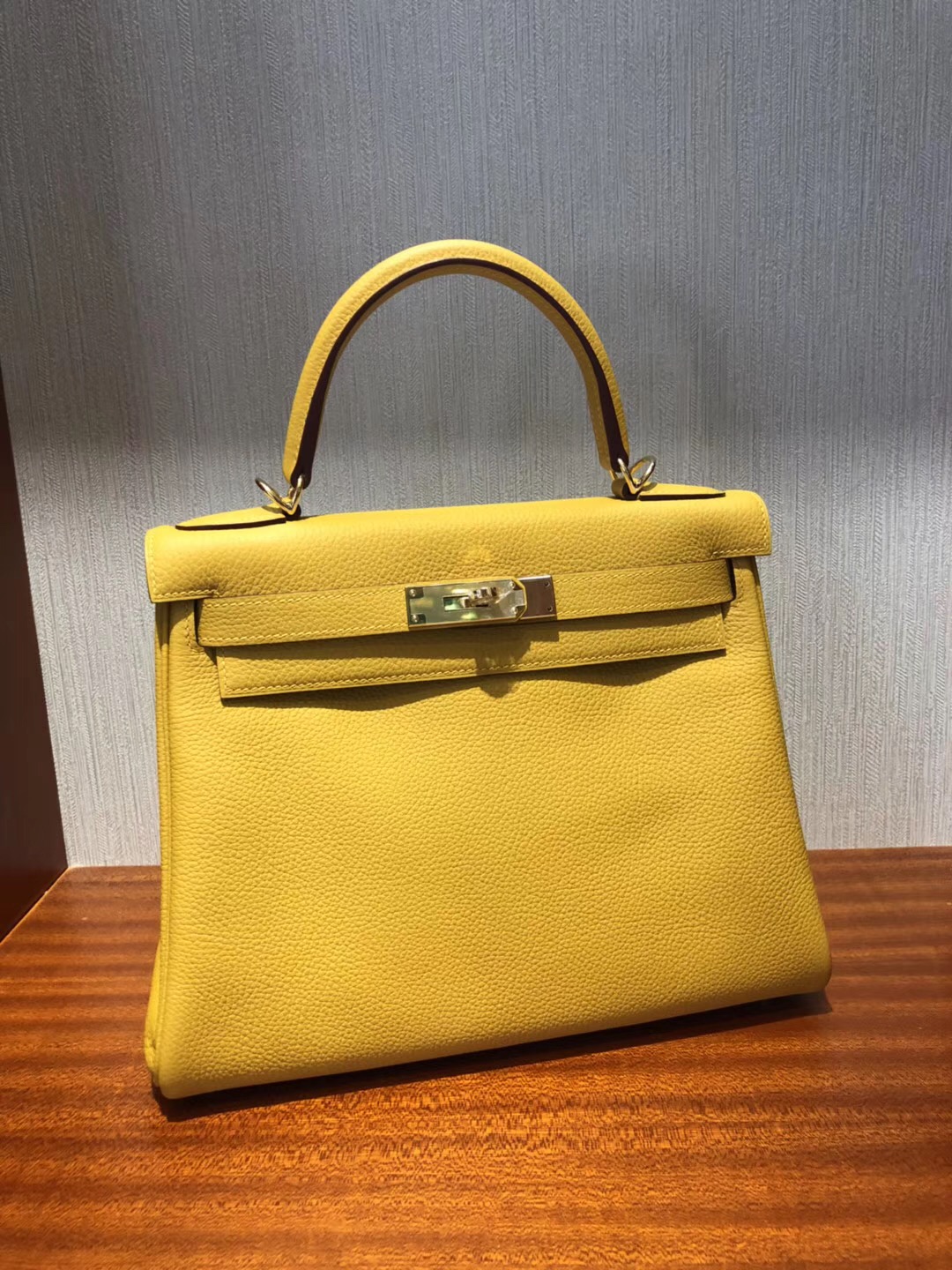 愛馬仕包包官網 圖片價格 凱莉包 Hermes Kelly 9D琥珀黃 Togo 28cm金扣