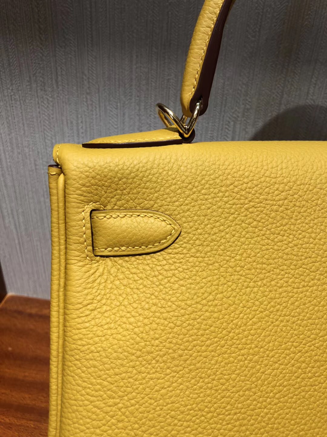 愛馬仕包包官網 圖片價格 凱莉包 Hermes Kelly 9D琥珀黃 Togo 28cm金扣