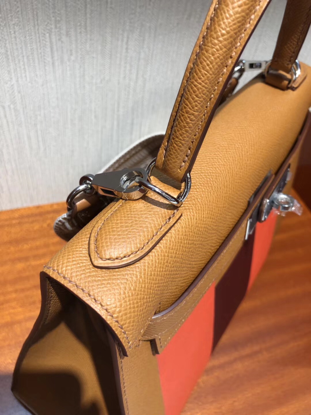 Hermes Kelly Sellier 28 字母包H 三拼色epsom金棕色 拼火焰橙 拼愛馬仕紅 銀扣