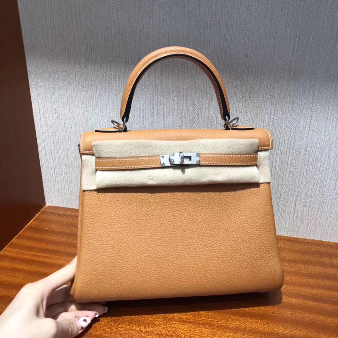 愛馬仕1H太妃糖色 愛馬仕凱莉包Hermes Kelly 25cm 1H太妃色Togo 牛皮银扣