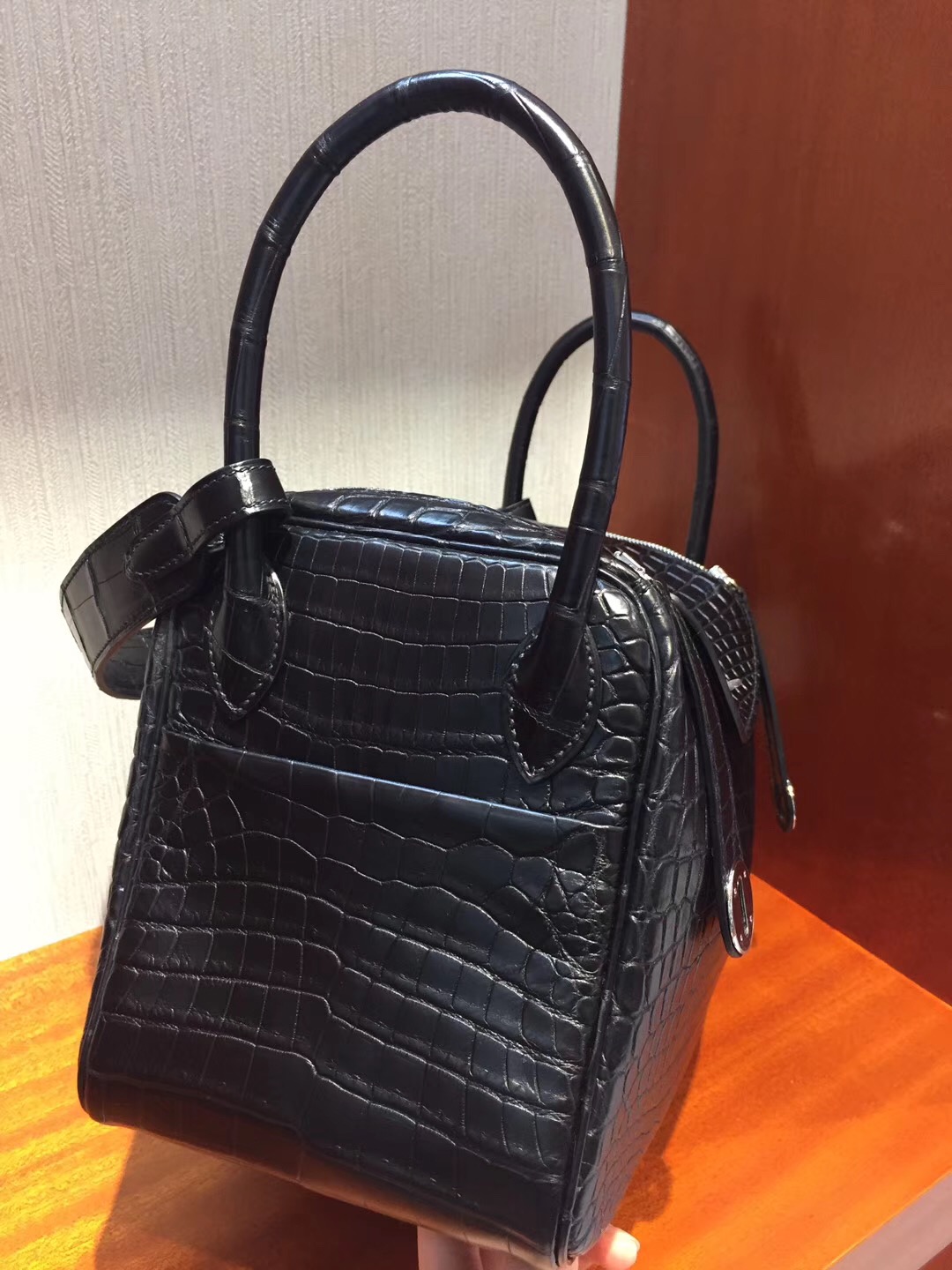 愛馬仕Hermes lindy琳迪包 26cm CK89黑色 霧面兩點鱷魚 銀扣
