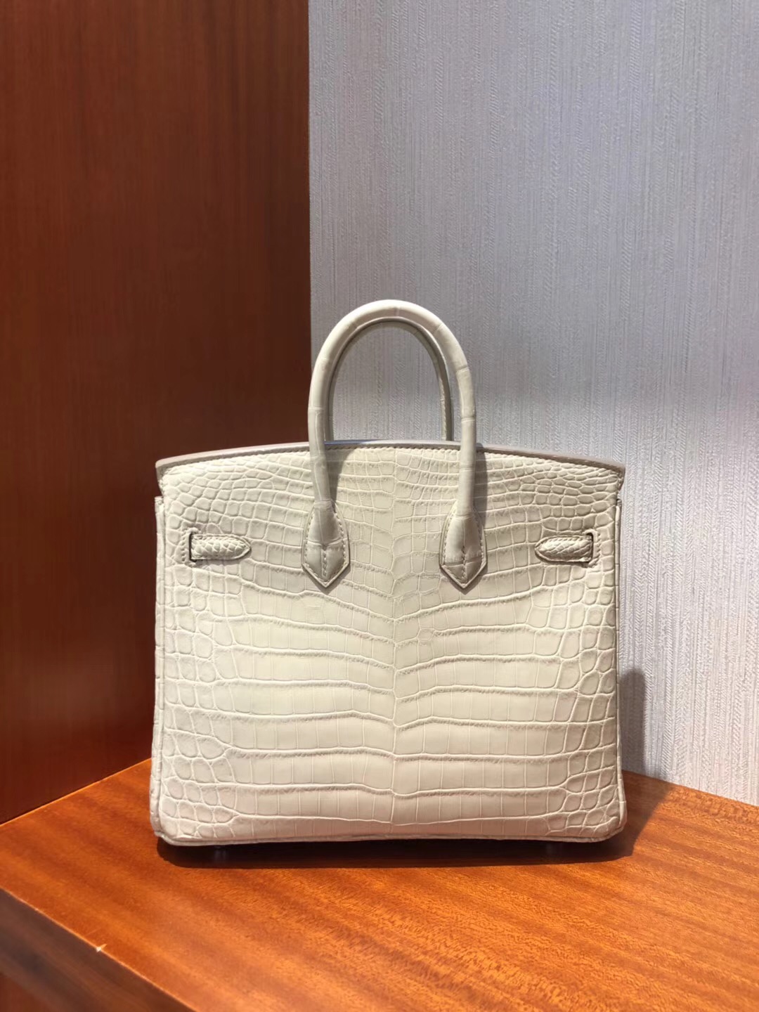 愛馬仕鱷魚皮鉑金包包Hermes Birkin 25cm Bag 8L奶油白 霧面兩點鱷魚 銀扣