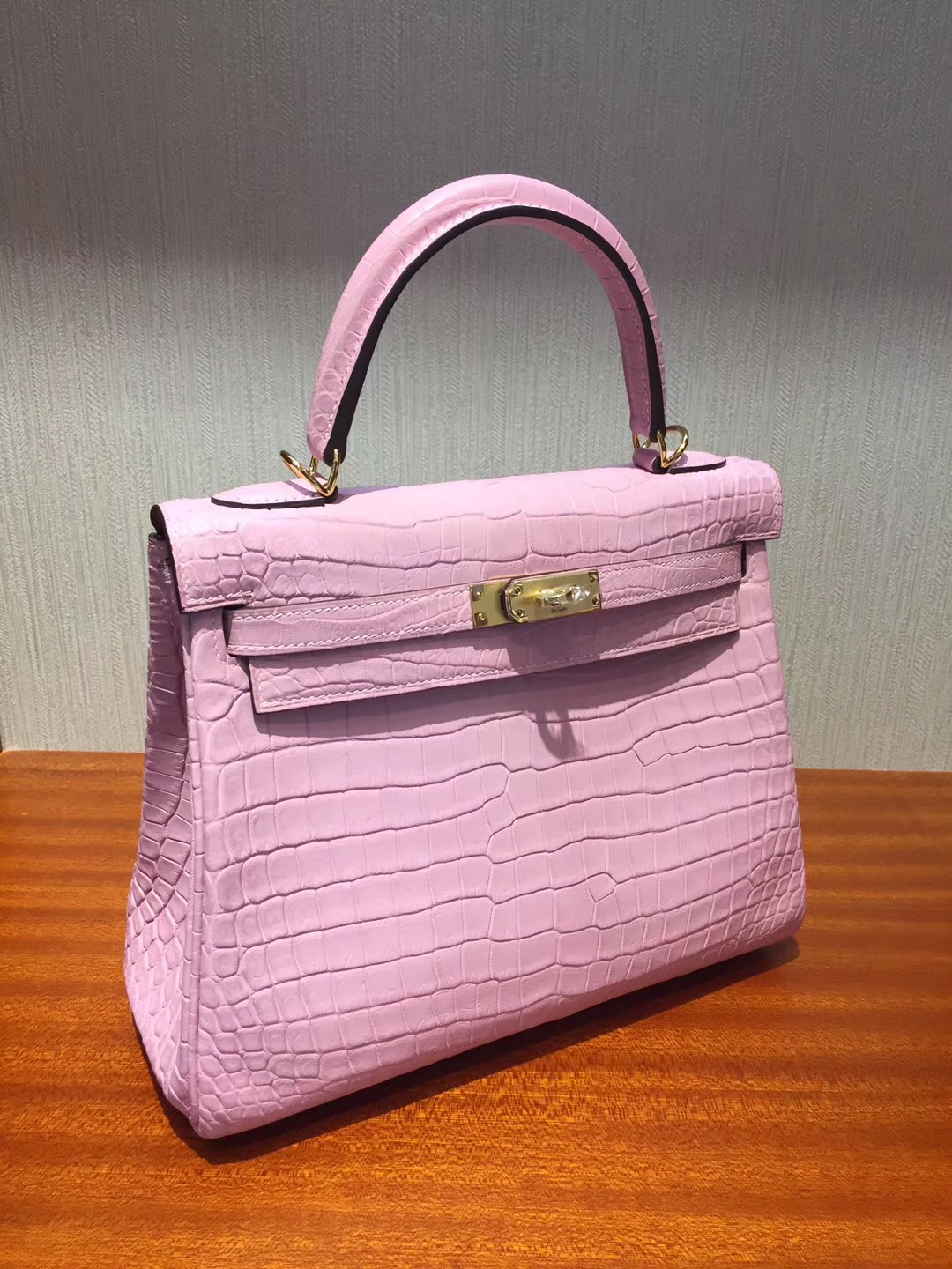 愛馬仕凱莉包包 Hermes Kelly 25cm 5P樱花粉 雾面倒V鳄鱼 完美品相 金扣