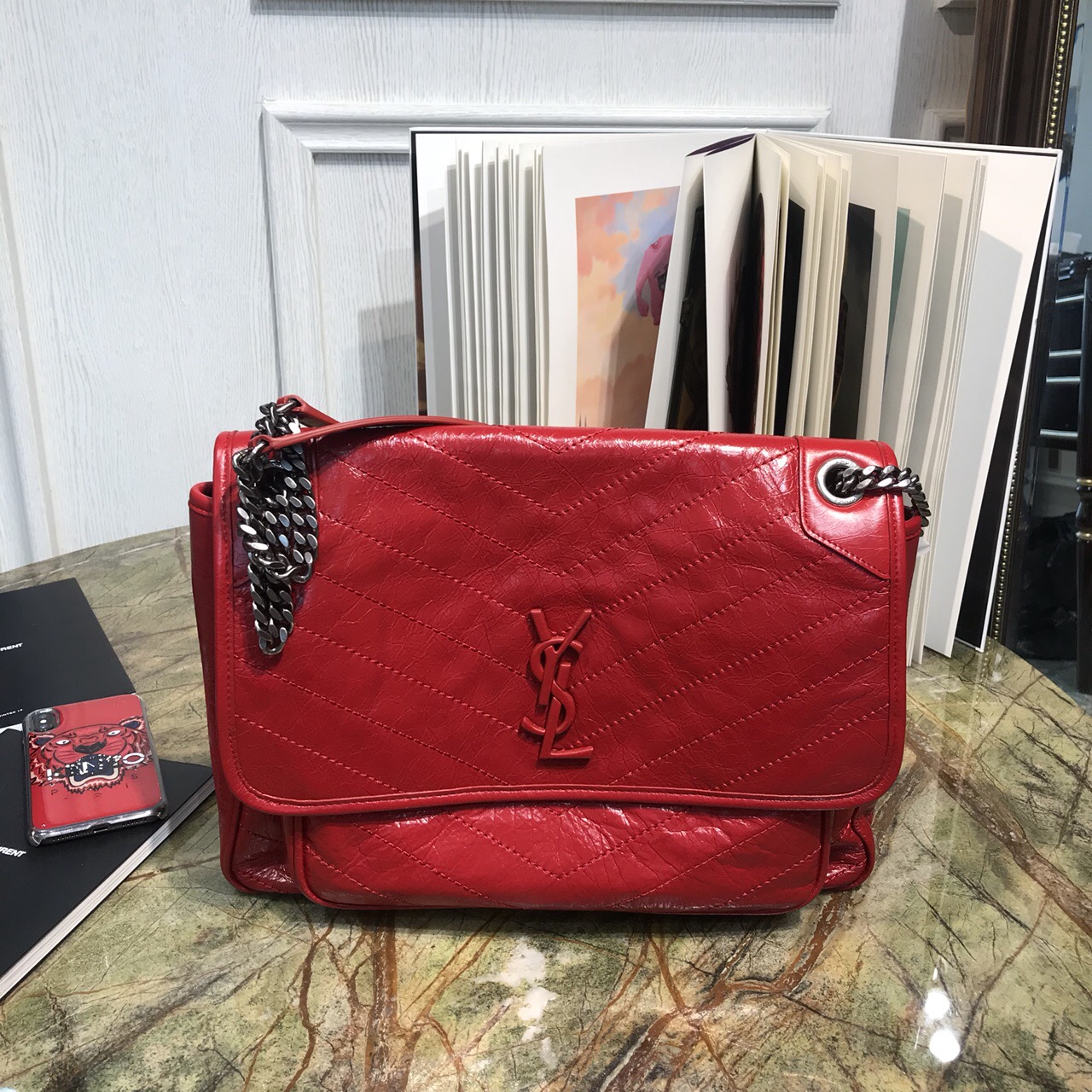 聖羅蘭包包臺灣官網 YSL Niki 中号 大号 正大红色褶皺絎縫真皮鏈條包