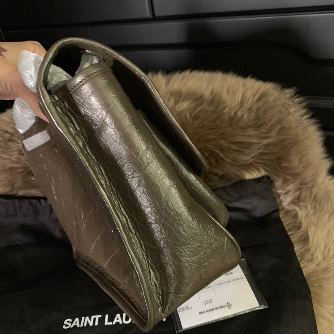 聖羅蘭香港官網 包包圖片價格 YSL 卡其色 中號NIKI褶皺絎縫真皮鏈條翻蓋包