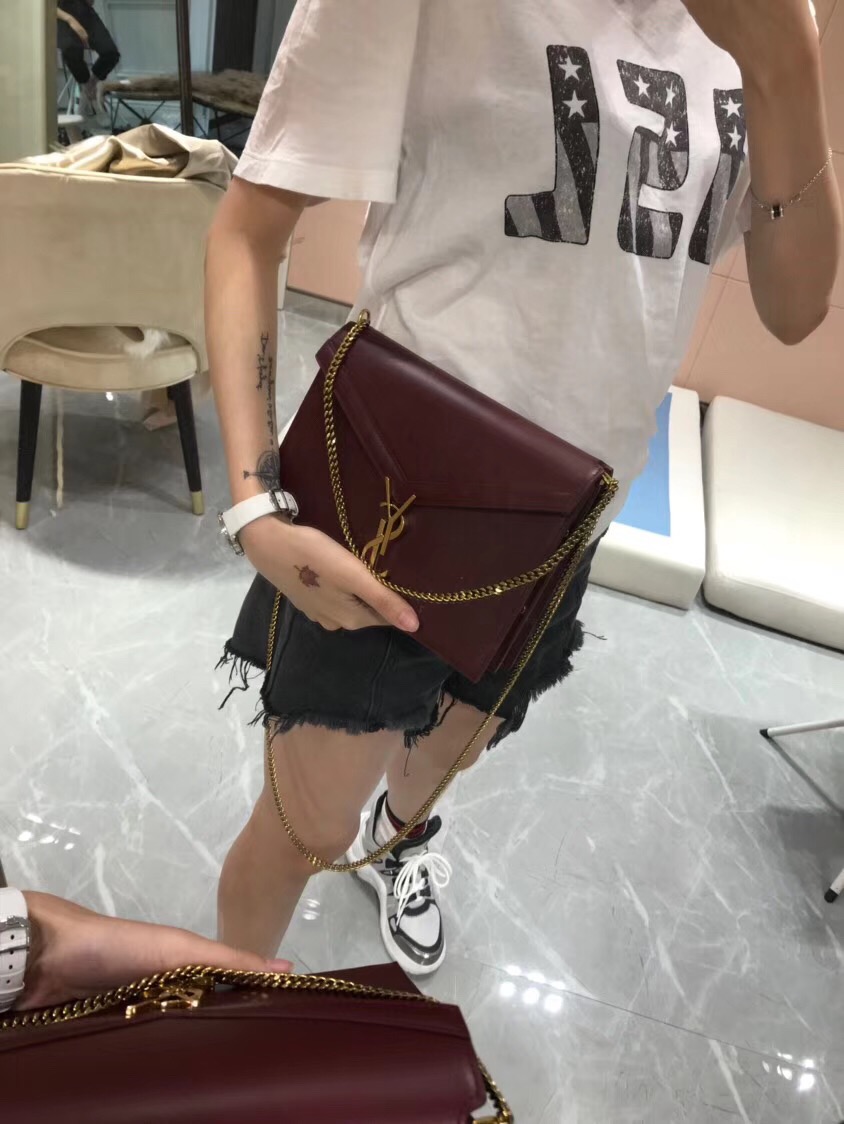 YSL包包官网 SAINT LAURENT MONOGRAM 酒红色小牛皮翻蓋包袋